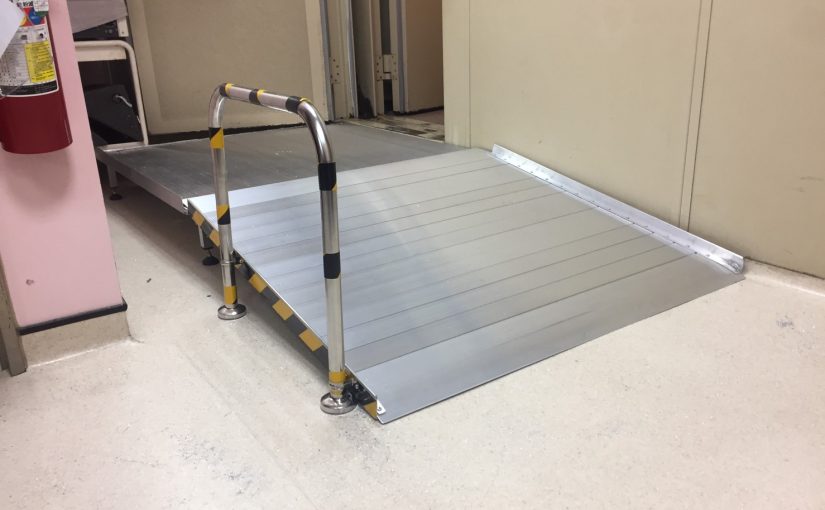 台北和平醫院訂做斜坡板和鋁合金平台