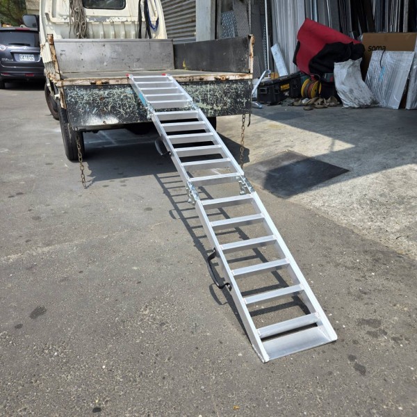 雙折式登車板 W-2系列 雙折式登車板 W-2系列