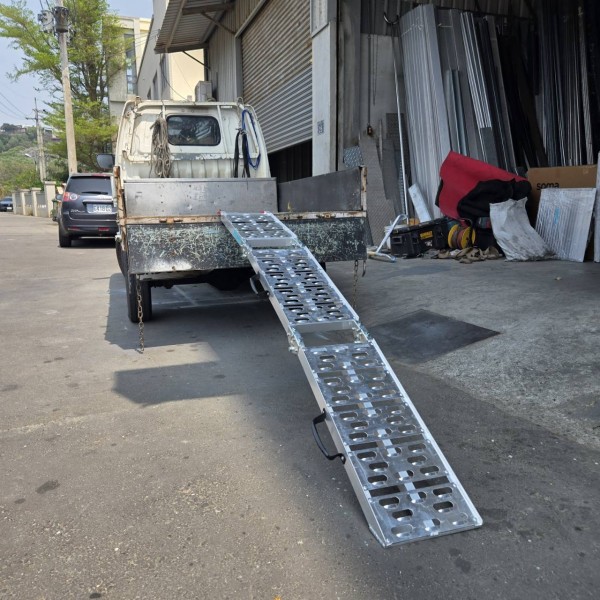 雙折式登車板 W-1系列