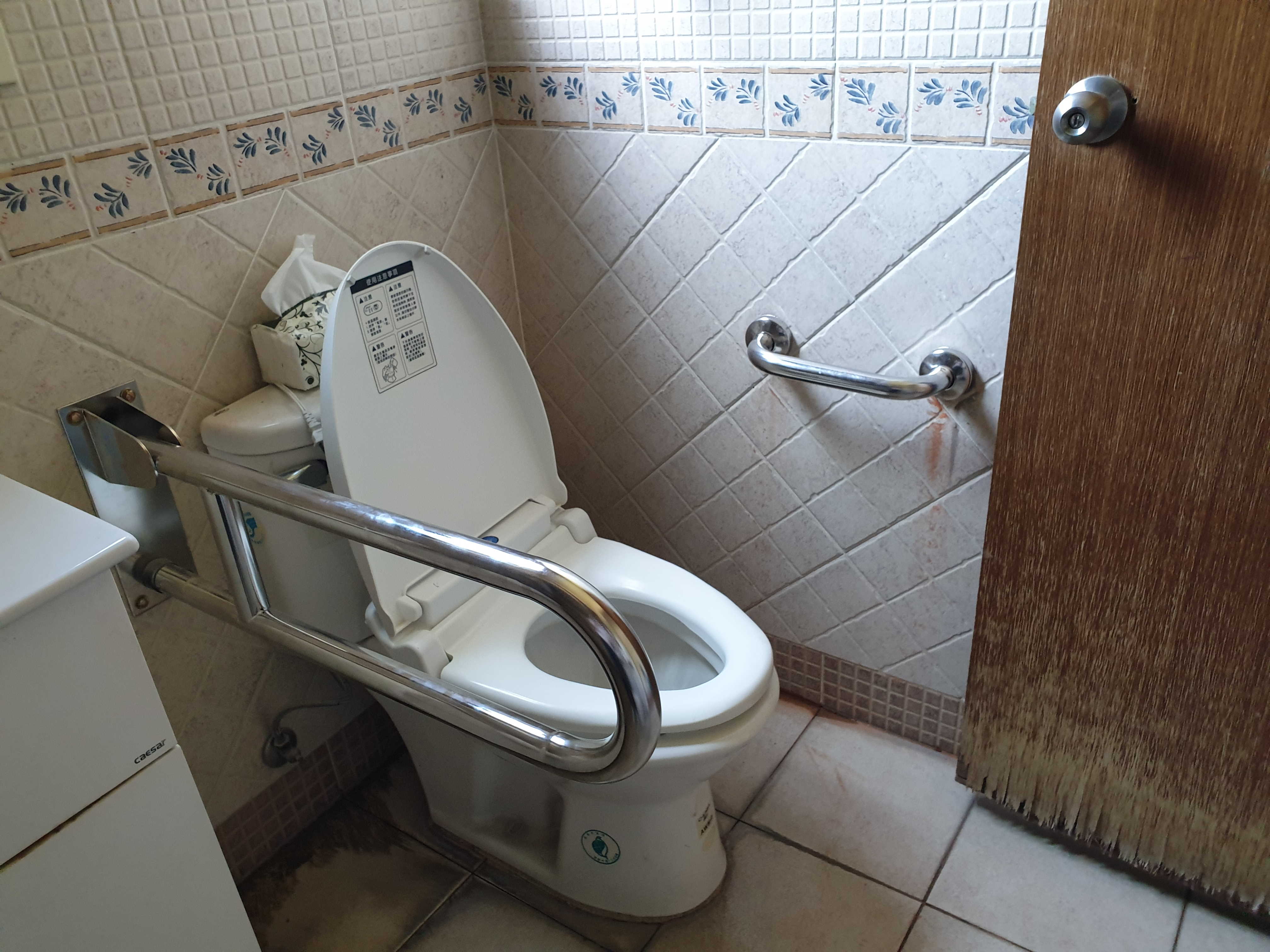 無障礙浴室改善 不鏽鋼可動式安全扶手